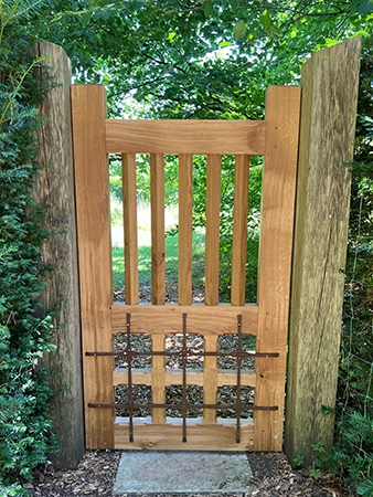 Seconed new garden gate fitted in place