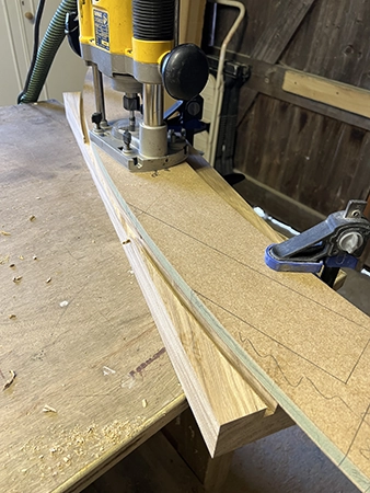 Profile jig for curved brace